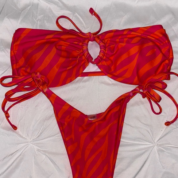 Strapless high cut bikini set (s) - Picture 2 of 3